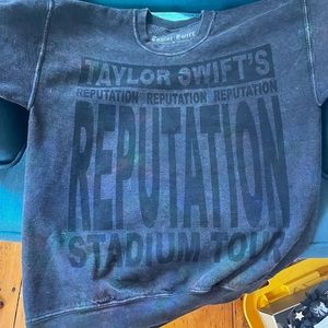 TAYLOR SWIFT REPUTATION TOUR PULLOVER - NEVER WORN
